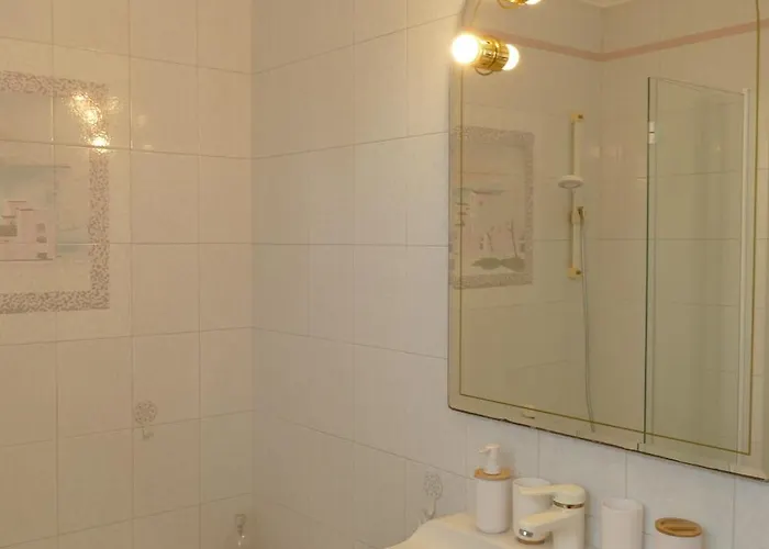 Alojamento de Acomodação e Pequeno-almoço Alessia 4*